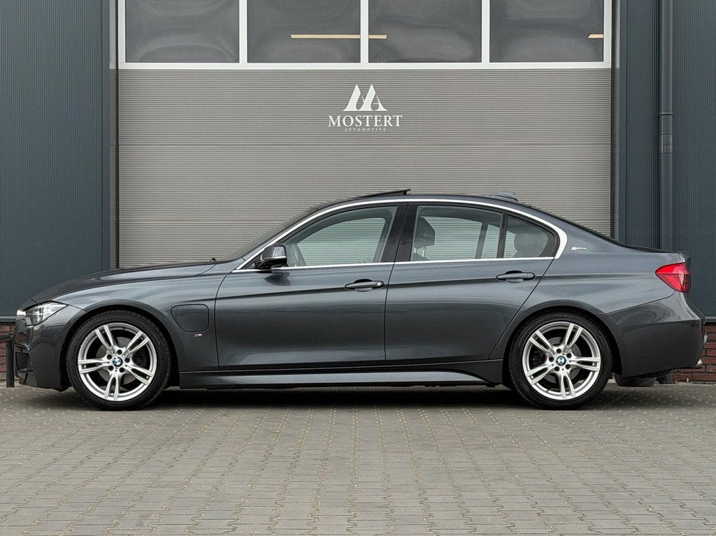 BMW 3-serie 330e/252pk High Executive|2016|M-Pakket|NAP|Pano, Auto's, BMW, Automaat, 1998 cc, Achterwielaandrijving, Gebruikt