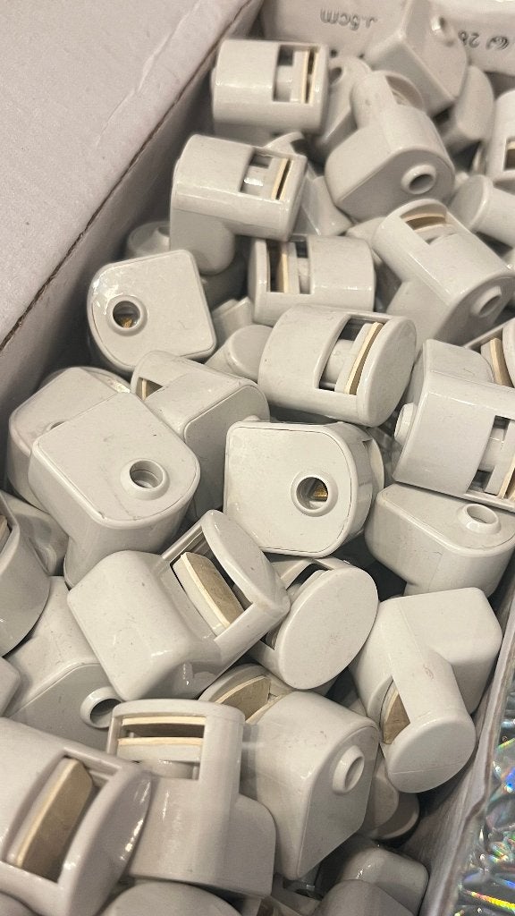 135 beveiligingslabels hardtags optical tags zonnebrillen, Ophalen of Verzenden, Gebruikt, Overige typen, Raam of Deur