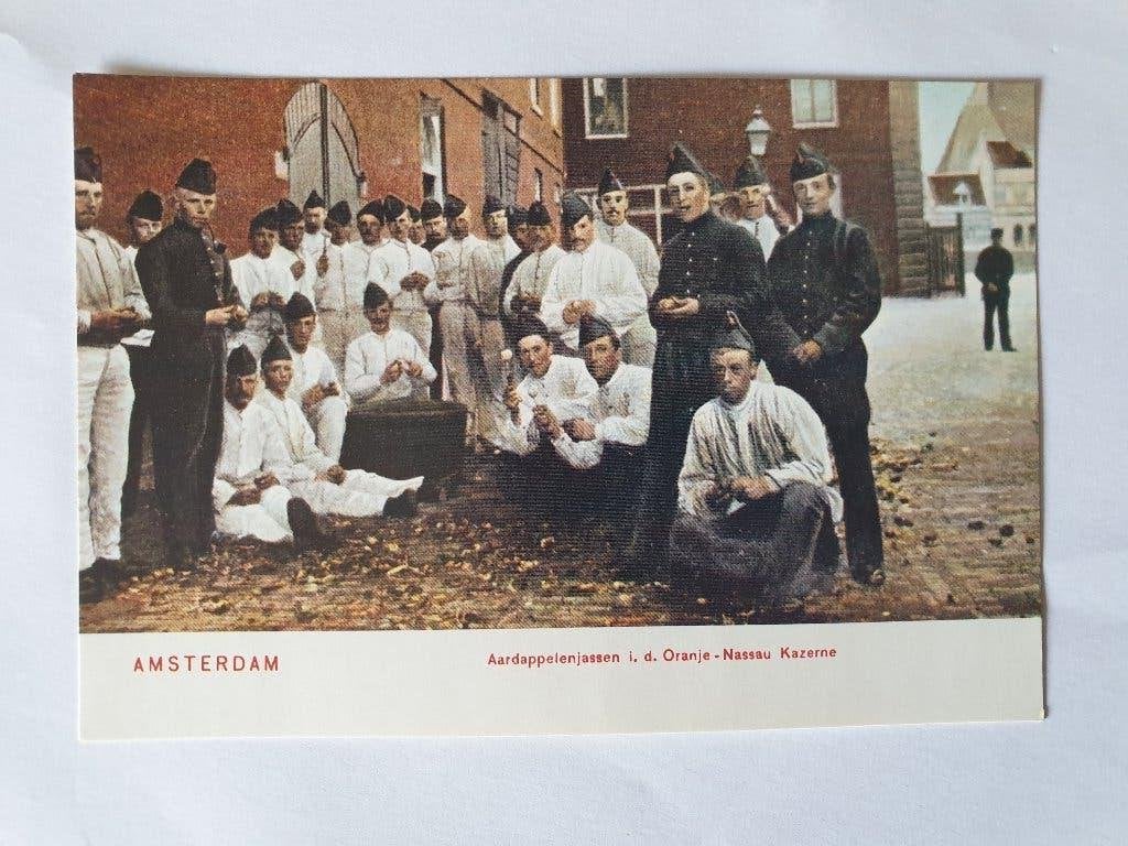 Ansichtkaart 1975 - Amsterdam 700 jaar - Aardappelenjassen.., Verzamelen, Ansichtkaarten | Nederland, Ophalen of Verzenden, 1960 tot 1980