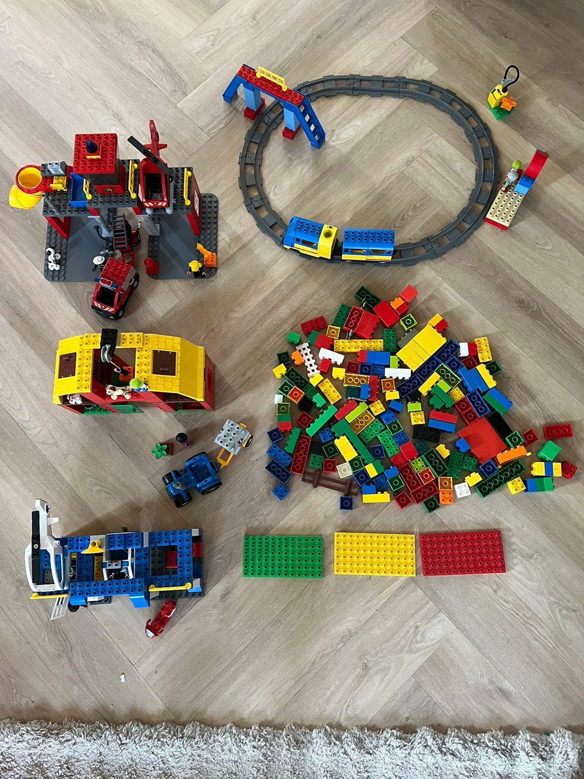 Heel veel Duplo: politie / brandweer / boerderij en trein, Kinderen en Baby's, Ophalen of Verzenden, Zo goed als nieuw