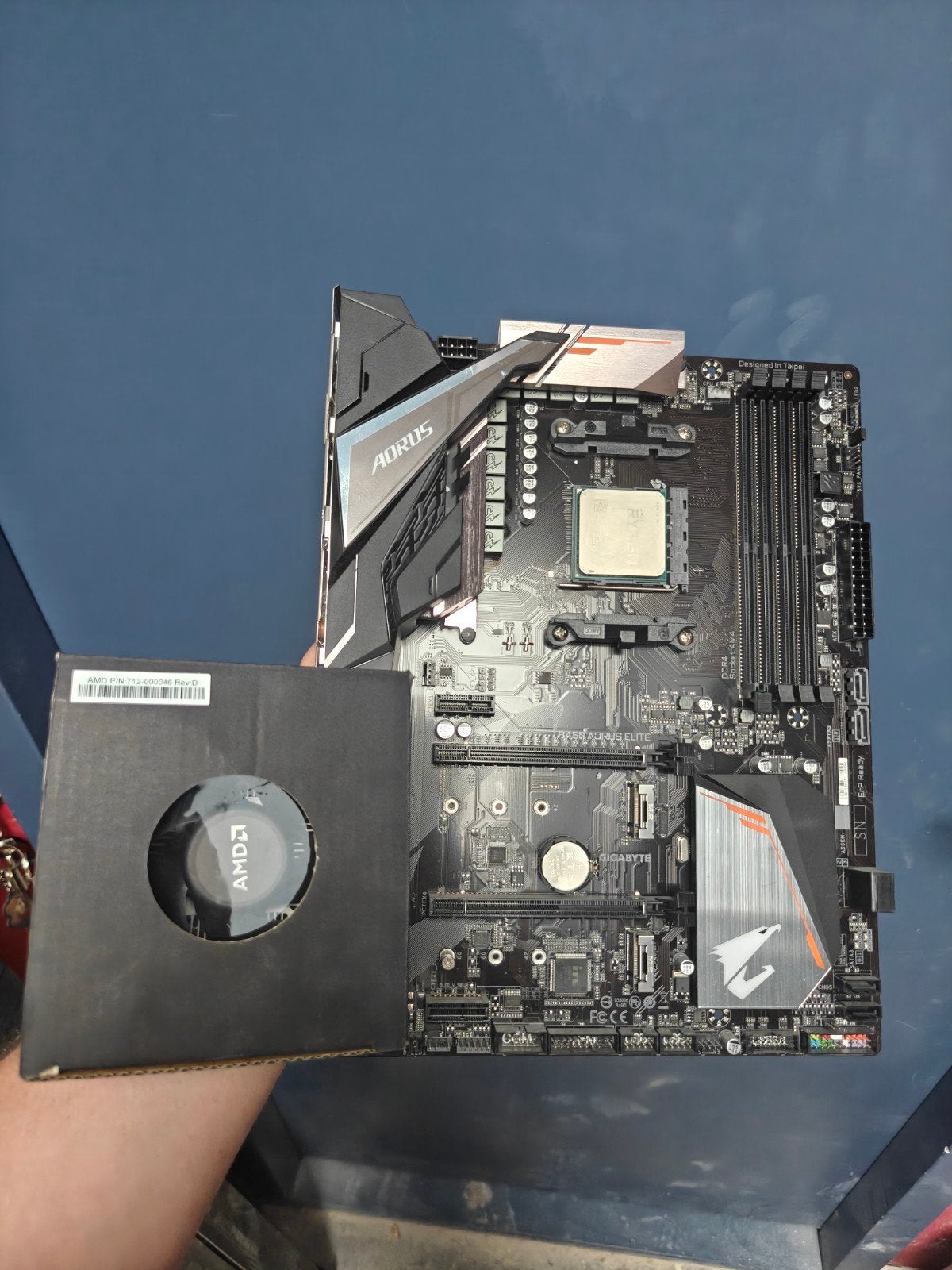 AMD Ryzen 1700x en Gigabyte Aorus B450 Elite met cooler, Computers en Software, Processors, 8-core, Gebruikt, Socket AM4, 3 tot 4 Ghz