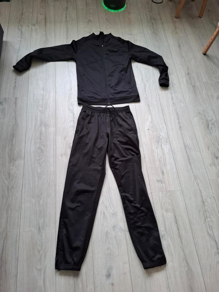 Trainingspak  maat s, Ophalen of Verzenden, Algemeen