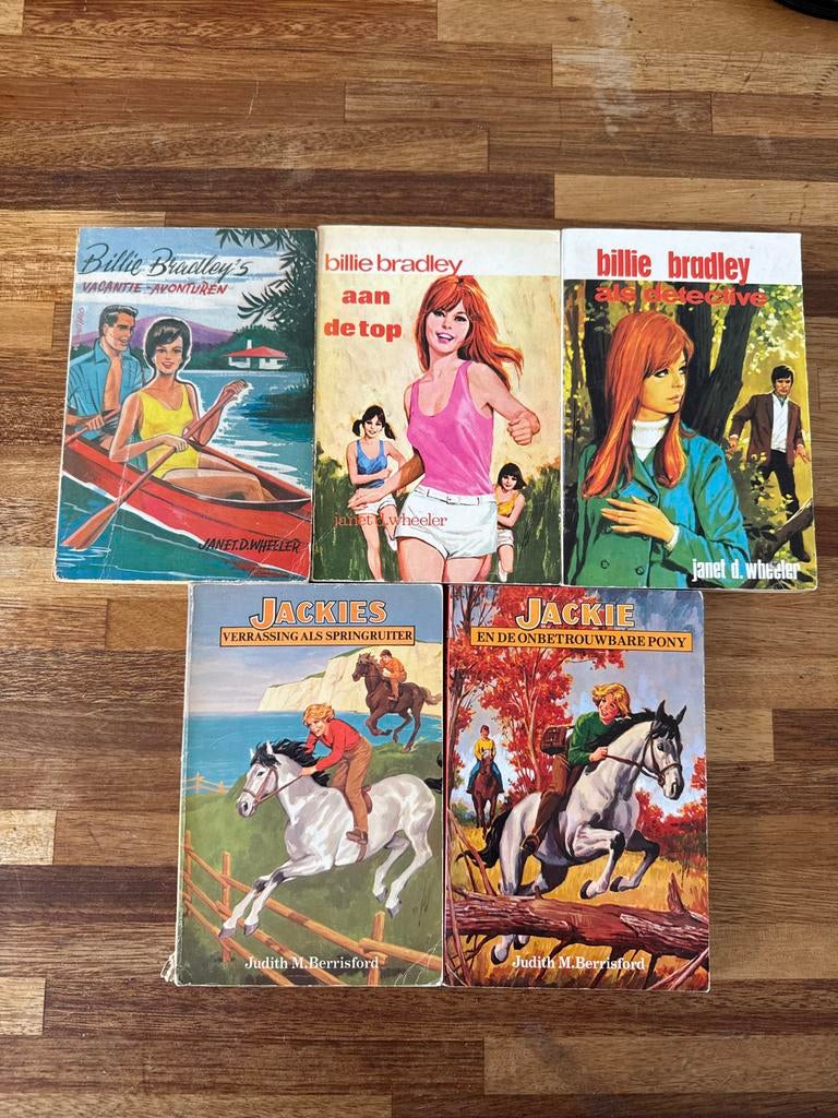 Vintage jeugdboeken: Billie Bradley & Jackies (5 boeken), Boeken, Ophalen of Verzenden, Gelezen, Fictie
