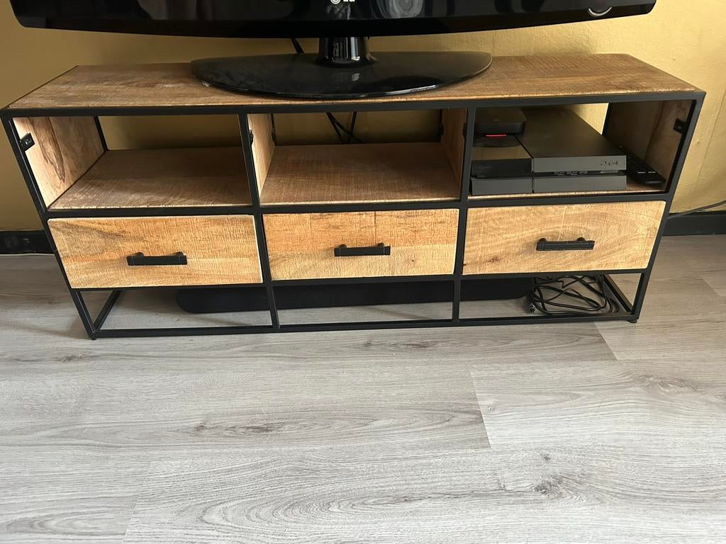 Mango houten televisie meubel, Huis en Inrichting, Kasten | Televisiemeubels, Minder dan 50 cm, Zo goed als nieuw, Minder dan 100 cm