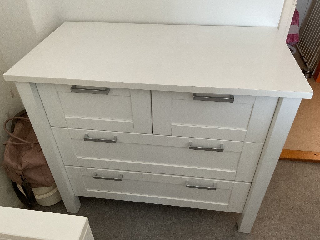 Babykamer Ledikant en commode, Ophalen, Zo goed als nieuw, Jongetje of Meisje