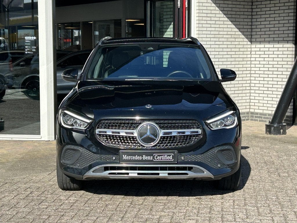 Mercedes-Benz GLA-klasse 250 e Luxury | Adaptieve Cruise Con, 77 km/l, 4 cilinders, 16 kWh, Leder en Stof