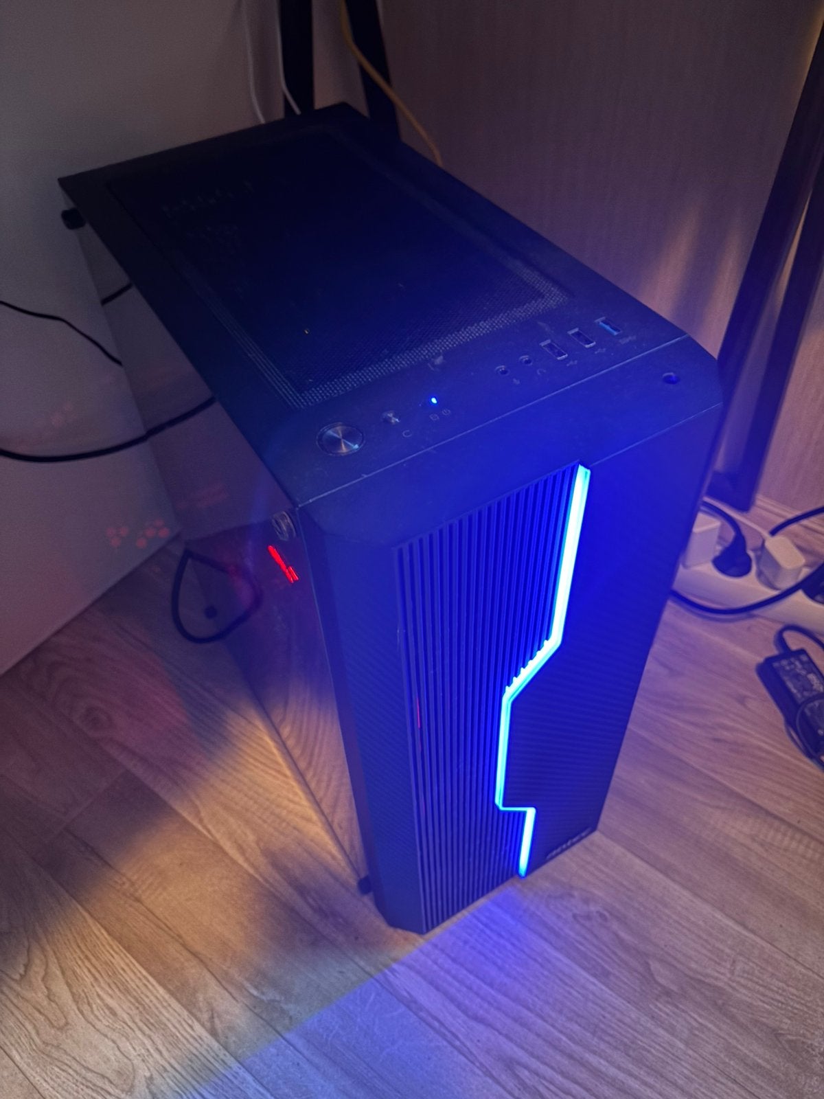 Antec Ryzen5 4500 +GTX 1070 8 GB + 16 GB RAM + 466 GB opslag, Ophalen, Zo goed als nieuw, 3 tot 4 Ghz