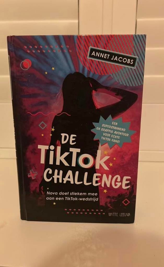 De tiktok challange (kinderboek), Ophalen of Verzenden, Zo goed als nieuw