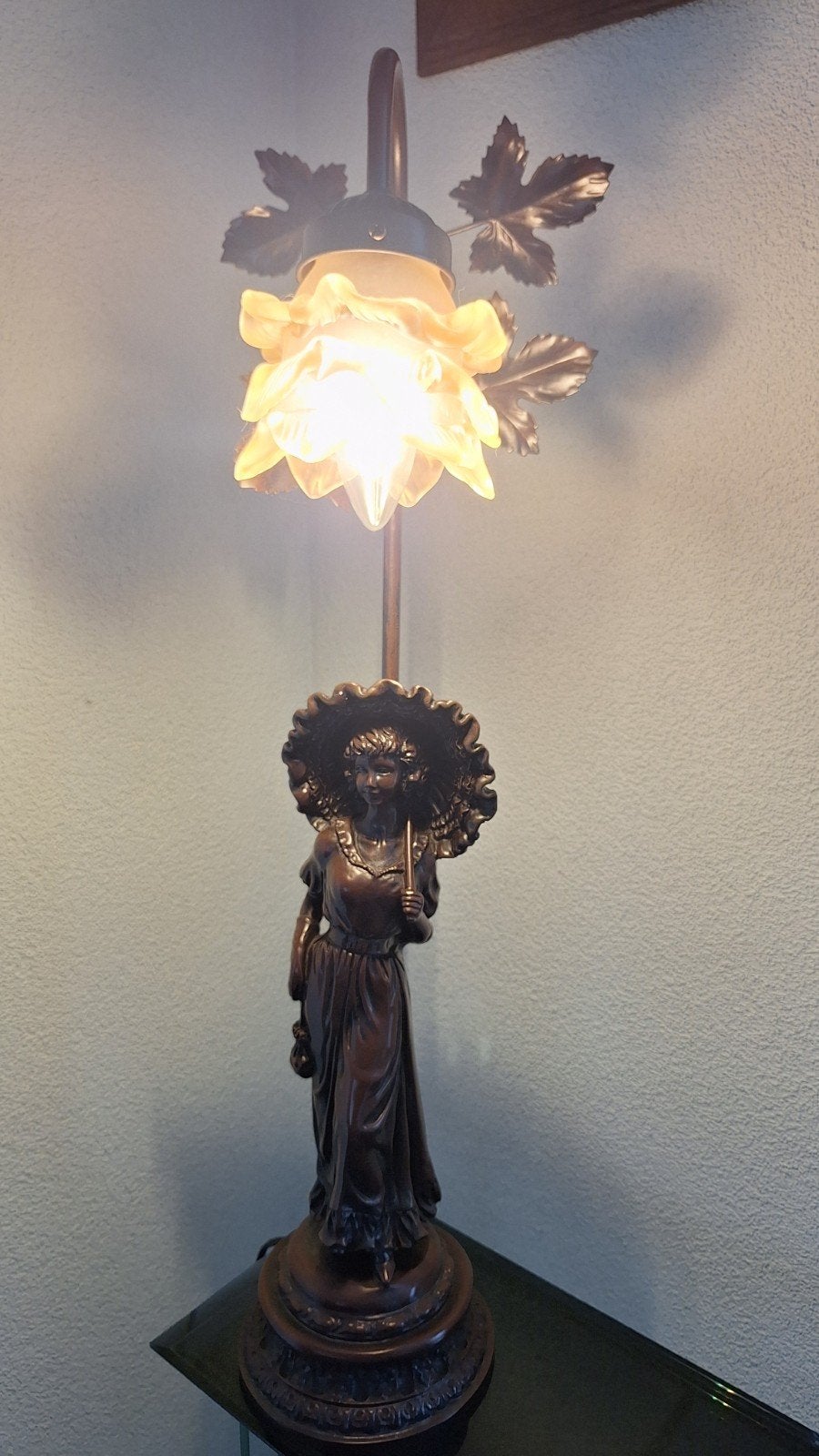 "Vintage Art Deco tafellamp dame met parasol - Art Nouveau, Ophalen