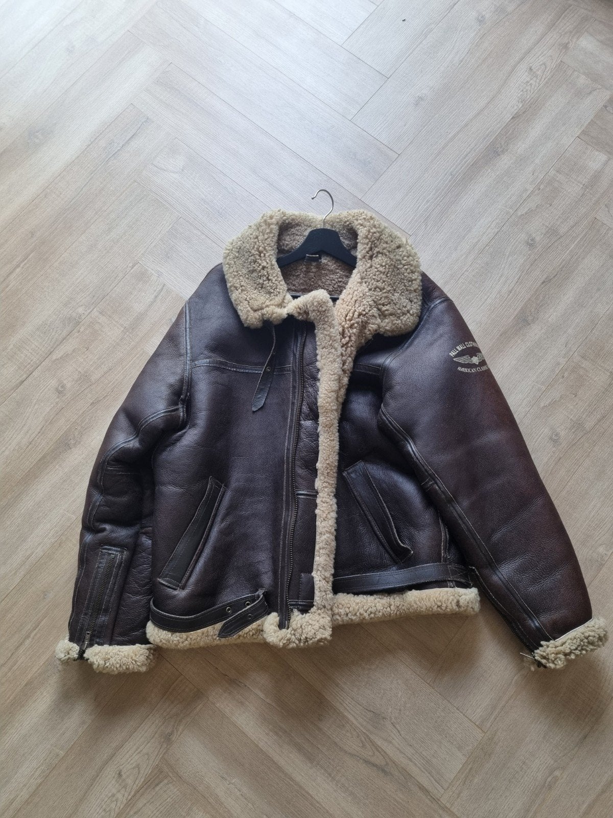 Pall Mall Clothing Co. Leren Jas - American Classic Wings, Ophalen, Maat 52/54 (L), Bruin, Zo goed als nieuw