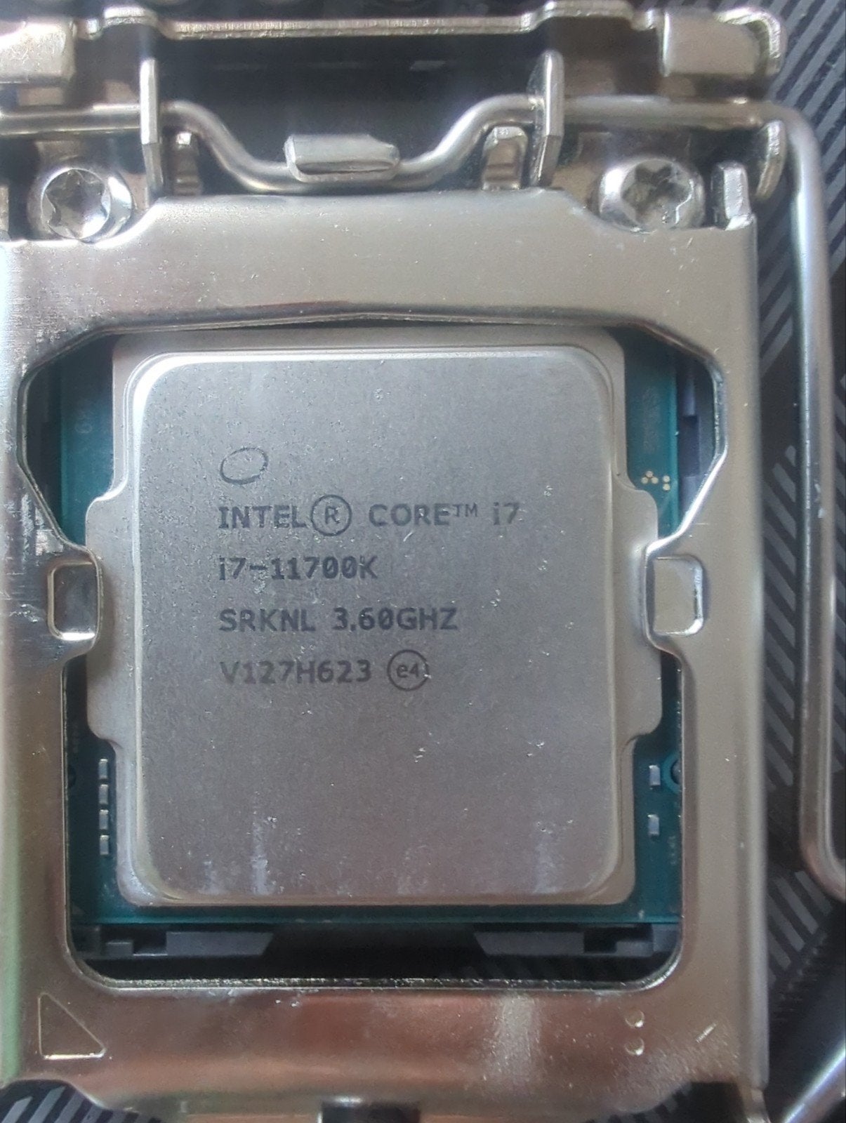 i7-11700K + Moederbord, Computers en Software, Processors, Intel Core i7, 3 tot 4 Ghz, 8-core, Ophalen
