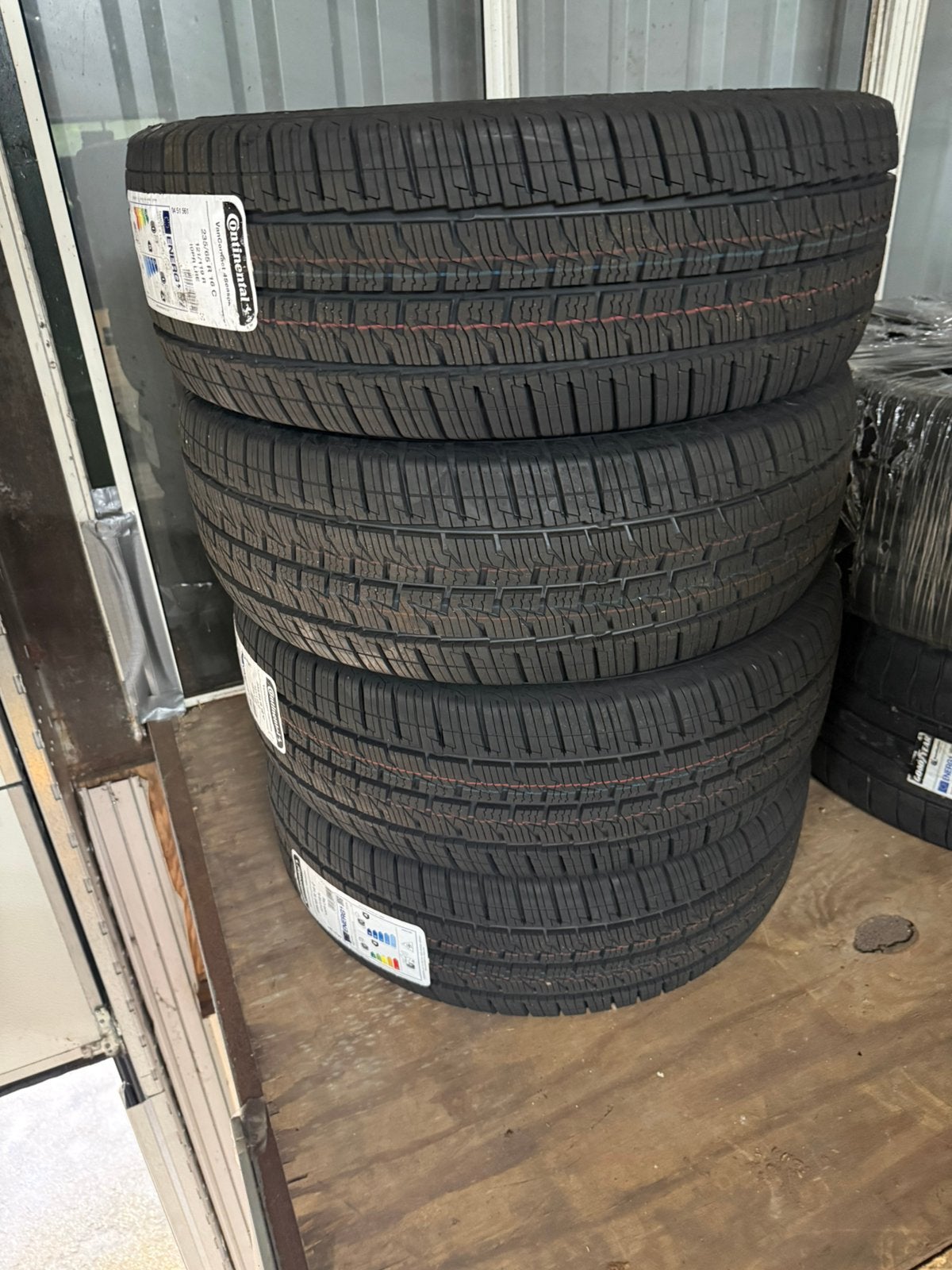 Continental 235/65R16C splinternieuw voor MB sprinter etc, Auto-onderdelen, Banden en Velgen, Ophalen, Bestelwagen, 16 inch, Nieuw