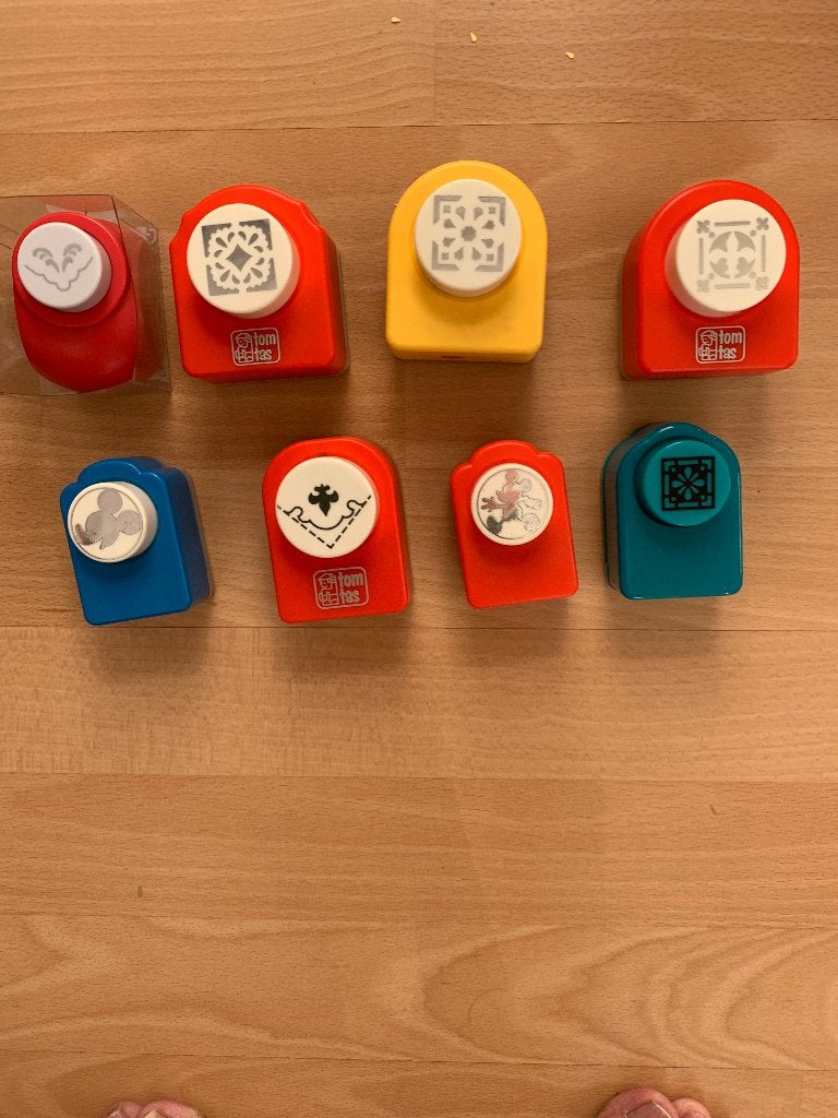 Set van 8 Ponsen en Mallen voor Kaarten Maken, Hobby en Vrije tijd, Ophalen of Verzenden, Gebruikt, Overige thema's, Pons of Mal