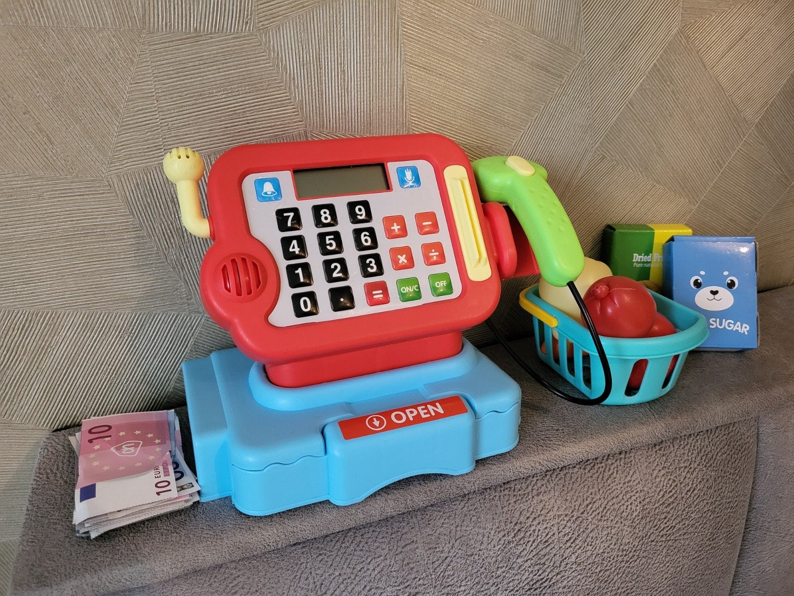 Speelgoed kassa met accessoires, Ophalen