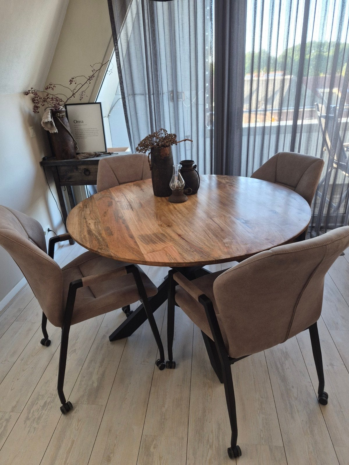 Ronde mangohouten tafel met stalen kruispoot (120cm), Ophalen, Rond, Zo goed als nieuw, Vier personen