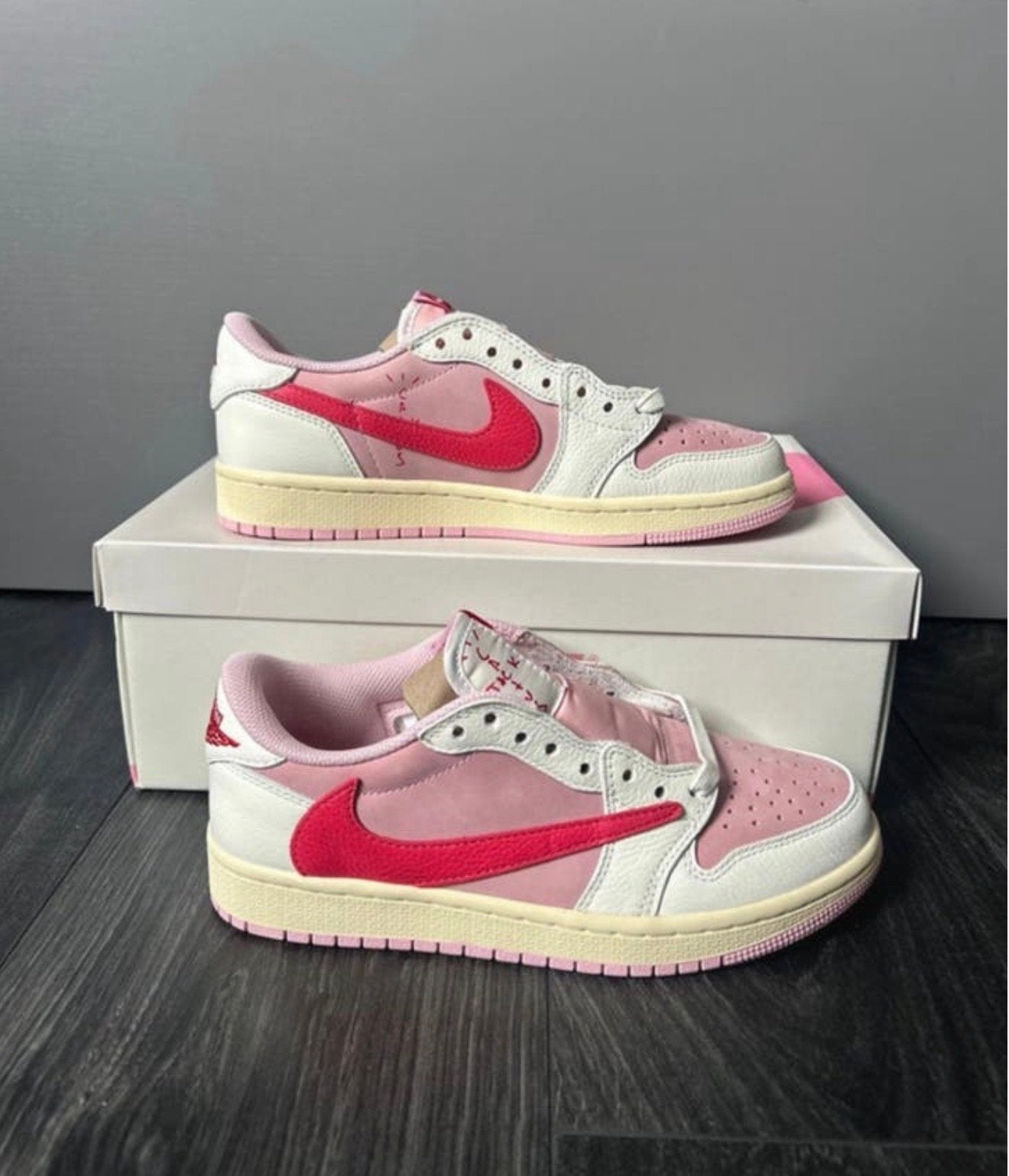 Nike Jordan 1 Low Travis Scott Tropical Pink 47.5, Ophalen of Verzenden, Nieuw, Roze, Sneakers of Gympen