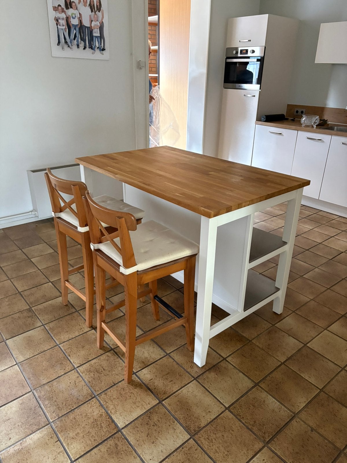 Hoge keukentafel / werkblad  met 2 krukken, Ophalen, Gebruikt