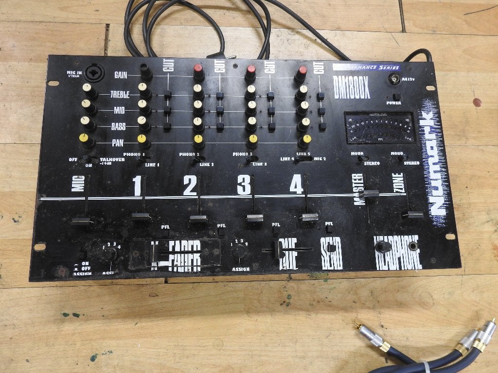 Numark 4-kanaals mengpaneel, Ophalen of Verzenden, Gebruikt, Minder dan 5 kanalen, Microfooningang