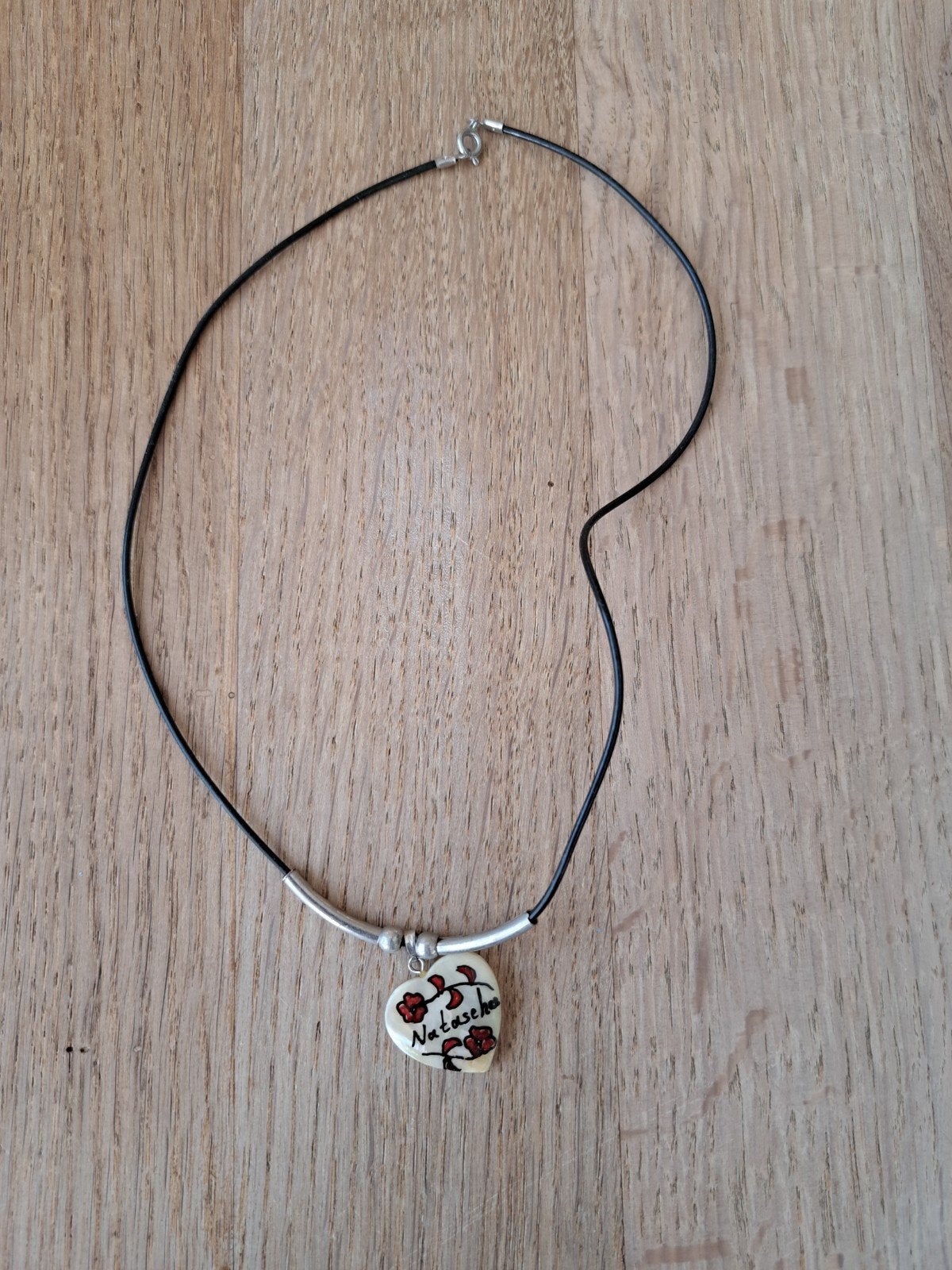 Hartvormige Parelmoer Ketting met Zilverkleurige Details, Gebruikt, Wit, Ophalen of Verzenden, Overige materialen