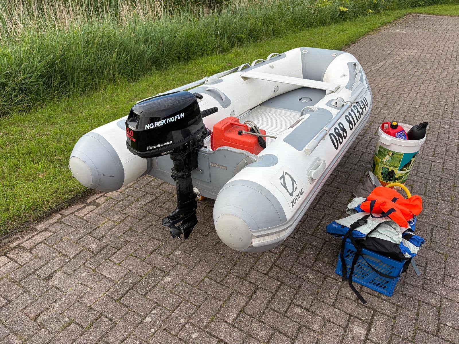 Nette zodiac rubberboot met 5 pk Mercury 4takt kortstaart, Watersport en Boten, Ophalen, Aluminium, Elektrisch, Zo goed als nieuw