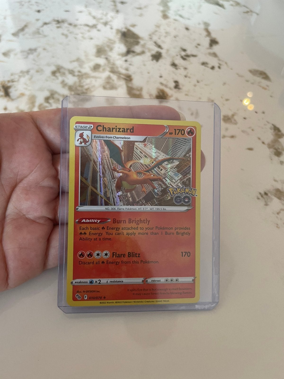 Charizard kaart, Hobby en Vrije tijd, Verzamelkaartspellen | Pokémon, Ophalen of Verzenden, Zo goed als nieuw