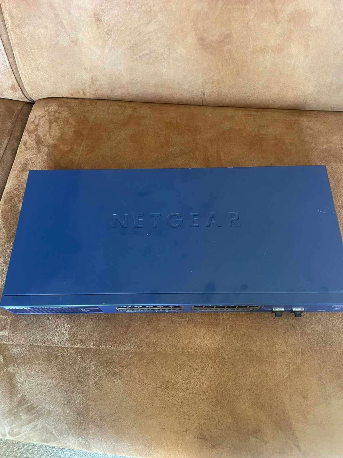 NETGEAR ProSafe 24-poorts Gigabit Smart Switch GS724T, Ophalen of Verzenden, Gebruikt