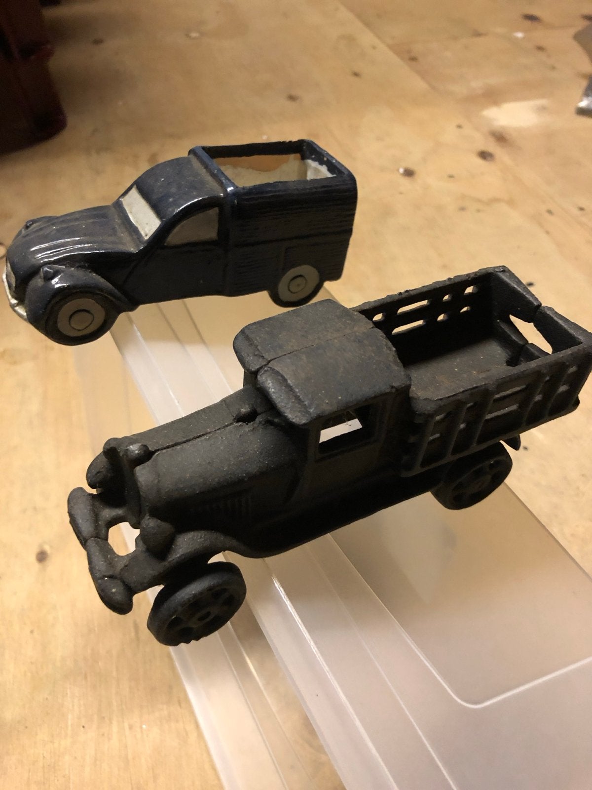Twee antieke auto's: staal en polyester, opknapper, Ophalen of Verzenden, Gebruikt