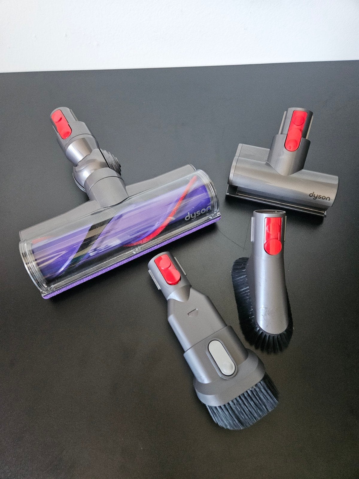 Twee originele Dyson V10 cyclone zuigmonden, Ophalen of Verzenden, Zo goed als nieuw, Dyson, Geschikt voor harde vloeren