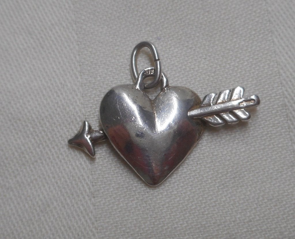 Zilveren vintage hanger hart met pijl nr.609, Verzenden, Zo goed als nieuw, Hart, Zilver