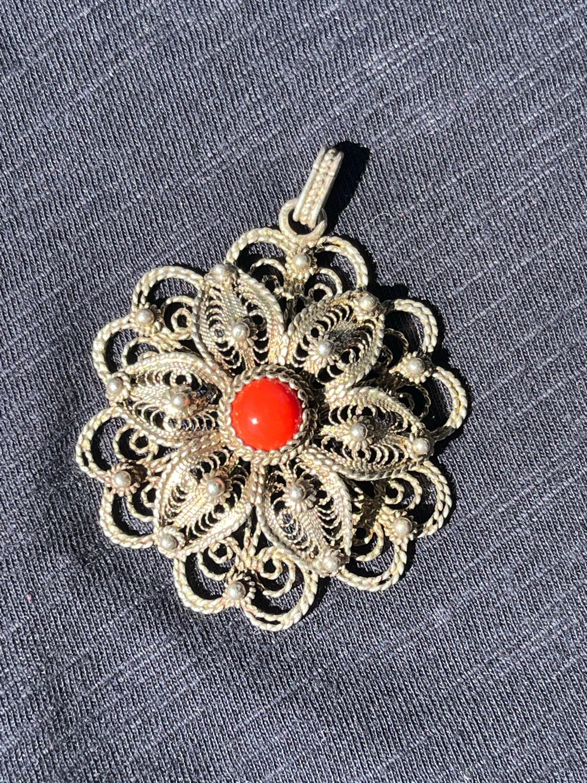 Vintage Zilveren Filigraan Hanger met Koraal en Parels, Gebruikt, Ophalen of Verzenden, Rood, Zilver