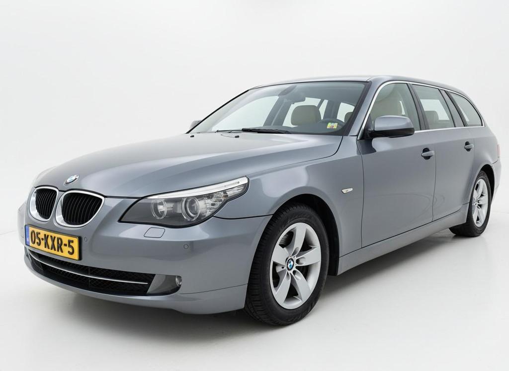 BMW 5-serie Touring 520i Corporate Lease Business Line Editi, Auto's, Automaat, Achterwielaandrijving, 4 cilinders, Parkeersensor