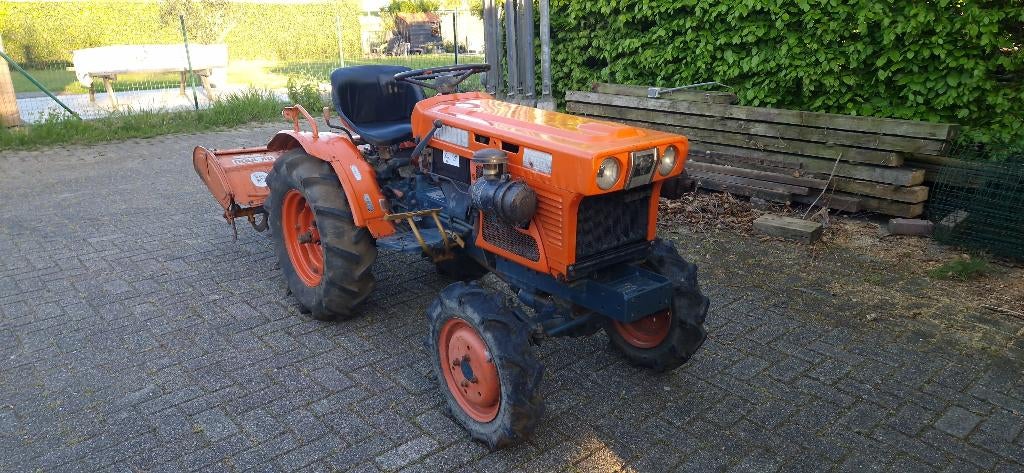 Te koopkubota B7001, 18PK , 4WD, Zakelijke goederen, Agrarisch | Tractoren, Gebruikt, Tot 2500, Tot 80 Pk, Ophalen