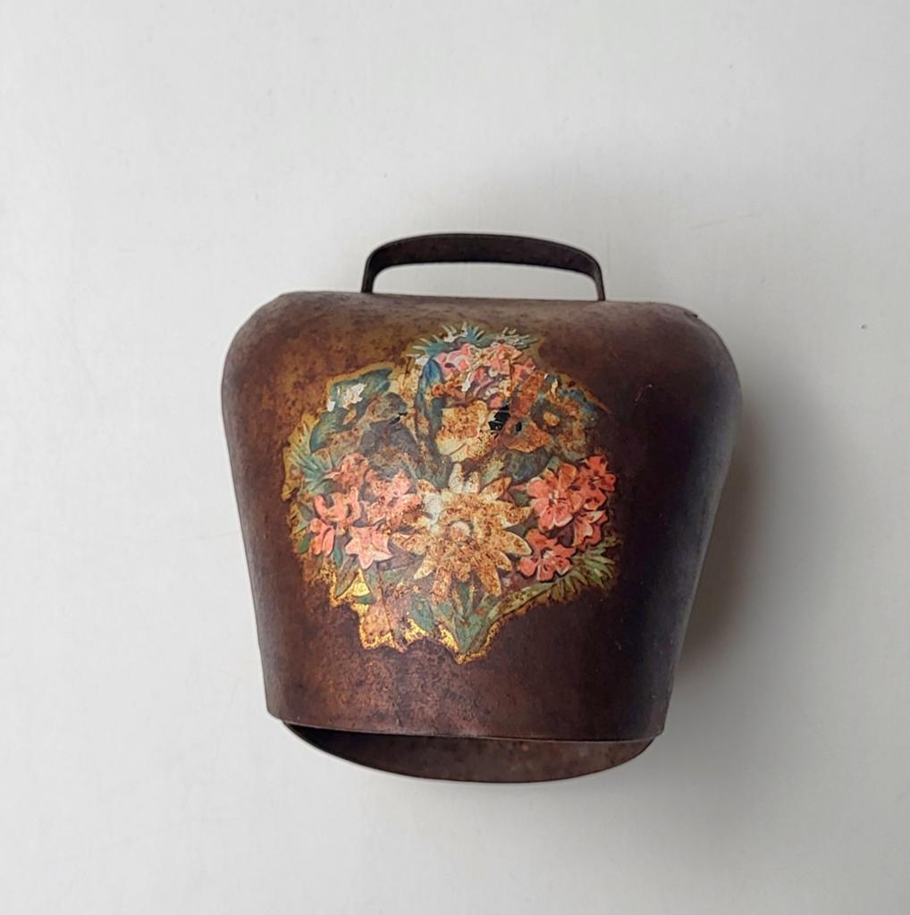 Oude ijzeren koeienbel met bloemen, Antiek en Kunst, Ophalen of Verzenden