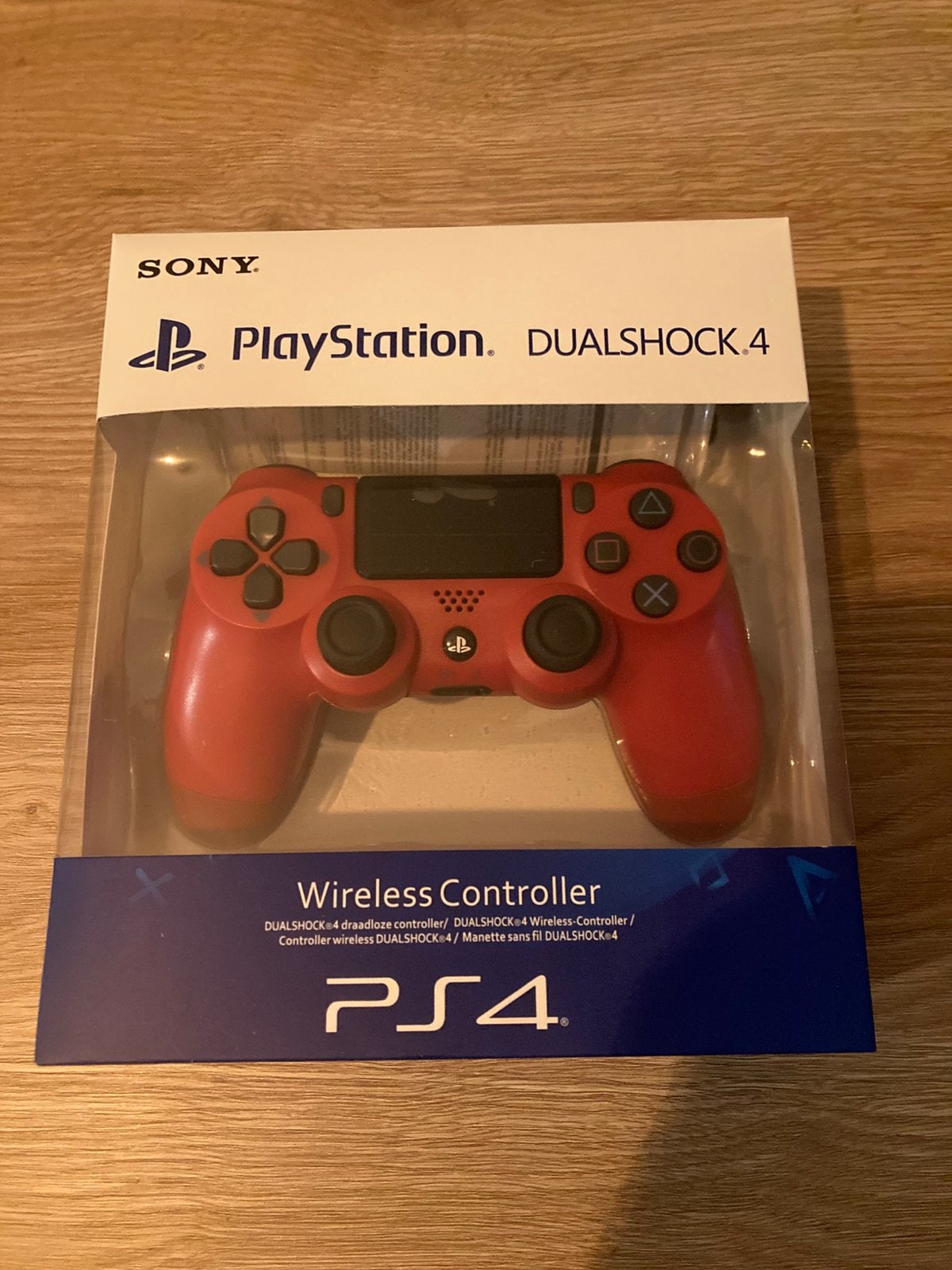 Playstation 4 controller rood nieuw in doos, Nieuw, Ophalen of Verzenden, Controller, PlayStation 4