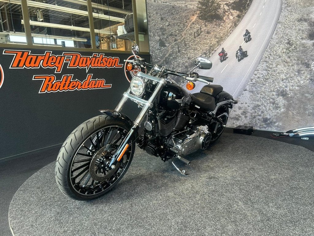 Harley-Davidson FXSB 103 BREAKOUT (bj 2017), Motoren, Laan van Vredenoord 33
2289 DA  RIJSWIJK, NL, Bedrijf, Overig, Sales@harleydavidsonrotterdam.nl