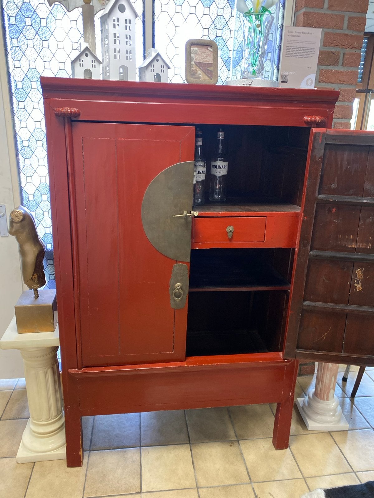 Antieke Chinese Trouwkast - Rood Gelakt Hout, Ophalen
