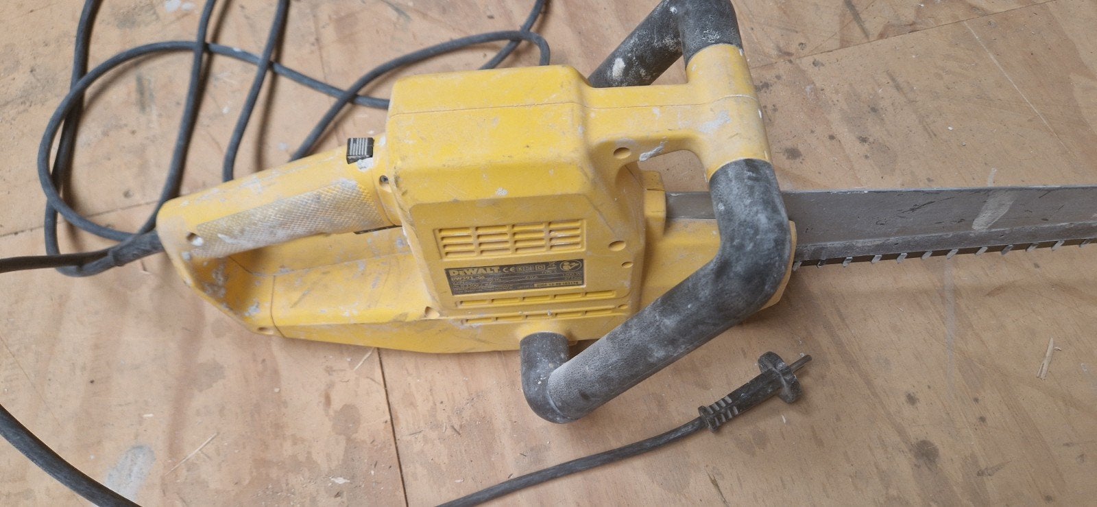 DeWalt DW391-QS Alligatorzaag 1300W, Ophalen, Gebruikt, DeWalt, 70 mm of meer