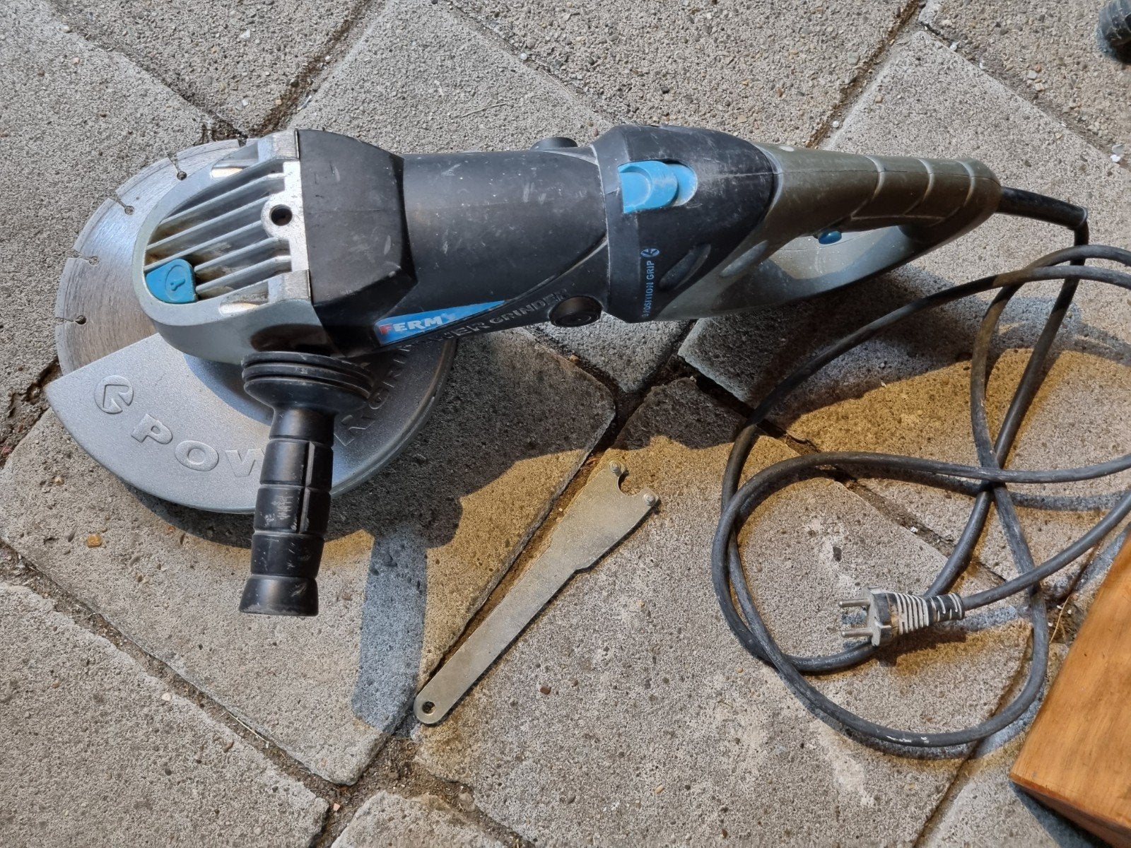 Haakse slijper, ferm, Ophalen, 1000 watt of meer, Haakse handslijpmachine