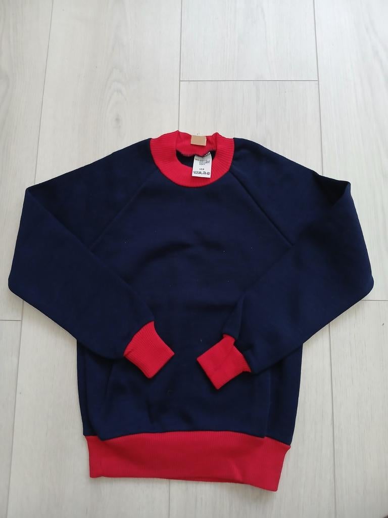 Nieuwe Marine Blauw/Rode Trui Maat 128, Ophalen of Verzenden, Nieuw, Jongen of Meisje, Trui of Vest
