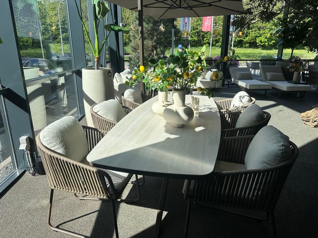 Yoi by Borek dining set Calera / Calma, Ophalen, Nieuw