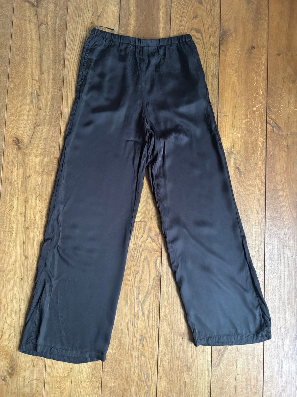 Satijnen broek by Lonneke Nooteboom x Shoeby, Ophalen of Verzenden, Zo goed als nieuw, Maat 34 (XS) of kleiner, Grijs