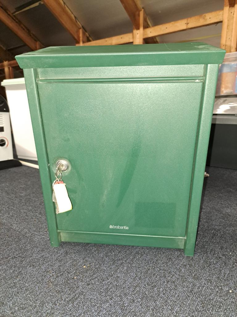 Brabantia Wandbrievenbus Groen - 30x13x40 cm, Tuin en Terras, Brievenbussen, Ophalen of Verzenden