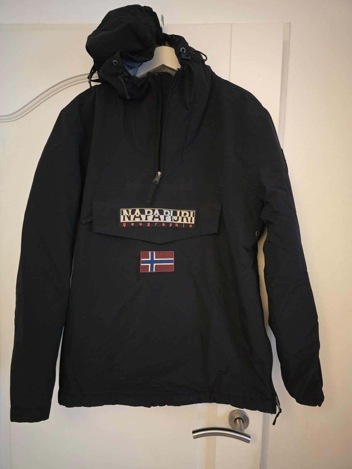 Napapijri Skidoo Winterjas Zwart Maat L, Maat 52/54 (L), Zwart, Ophalen of Verzenden, Zo goed als nieuw
