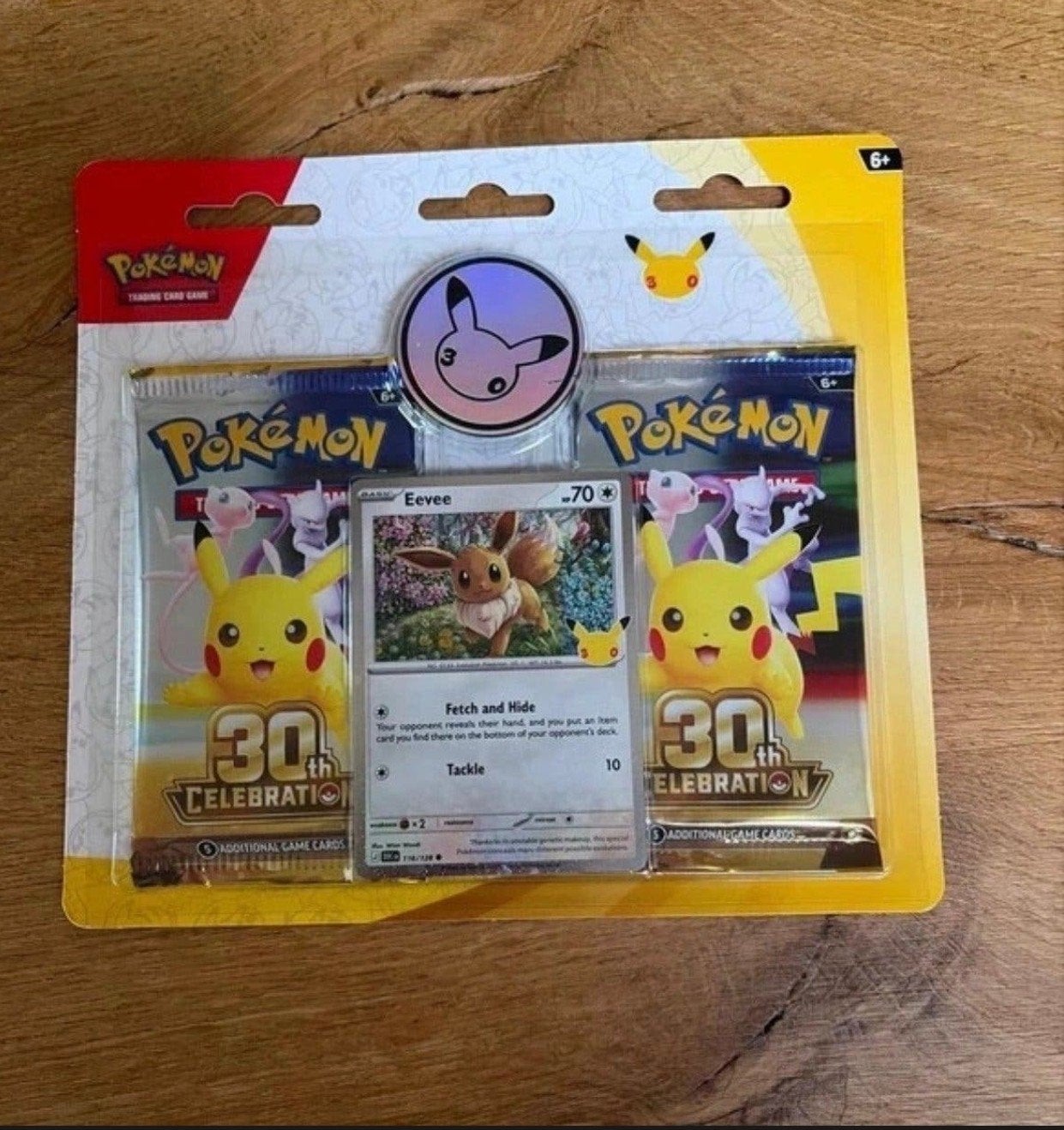 Pokémon Celebrations Eevee Blister Pack - Nieuw, Ophalen of Verzenden, Nieuw, Booster