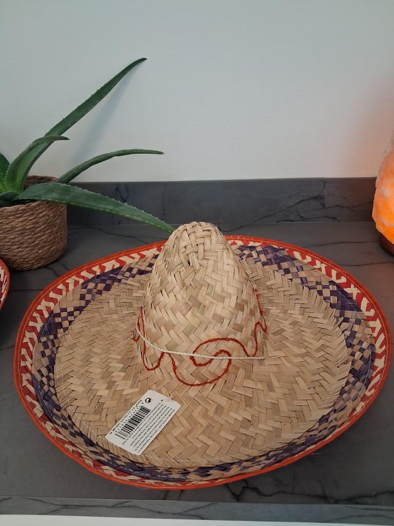 2 Mexicaanse Sombrero, Ophalen, Zo goed als nieuw, One size fits all