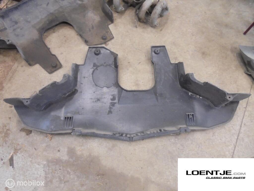 Beschermplaat bodem BMW e28 1925855 m10 m20, Gebruikt, Ophalen of Verzenden, BMW, BMW