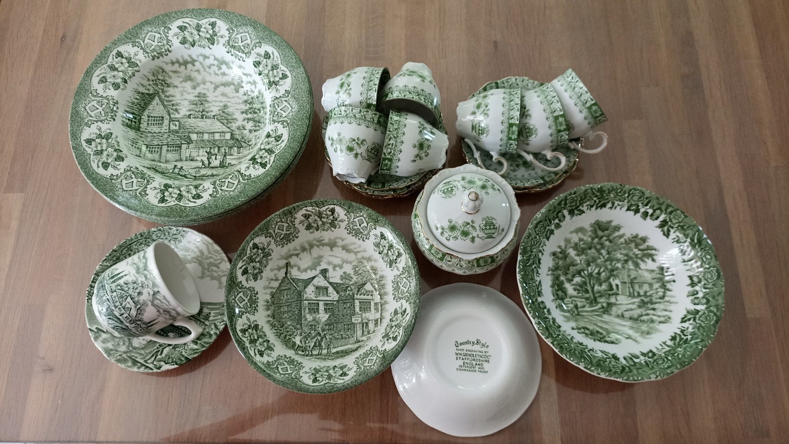 Servies onderdelen groen., Ophalen
