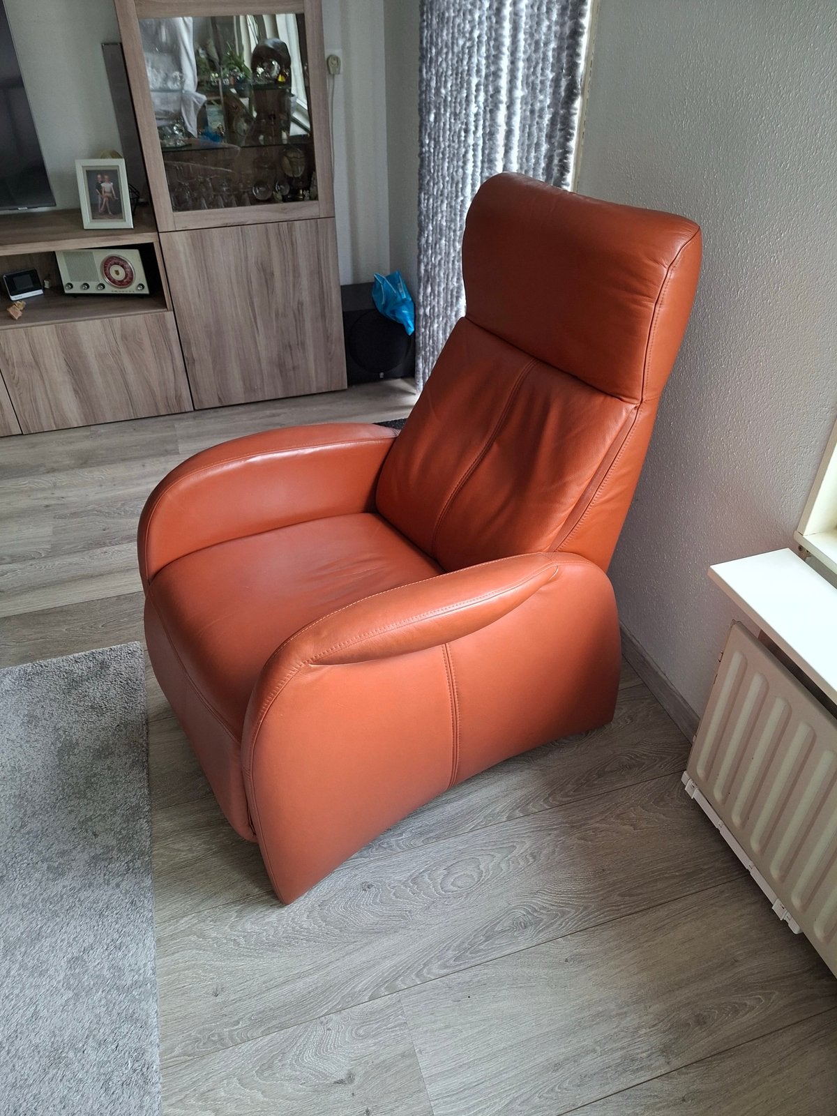 Nette relaxstoel leer zonder beschadigingen, Ophalen of Verzenden, Zo goed als nieuw, Leer, 50 tot 75 cm
