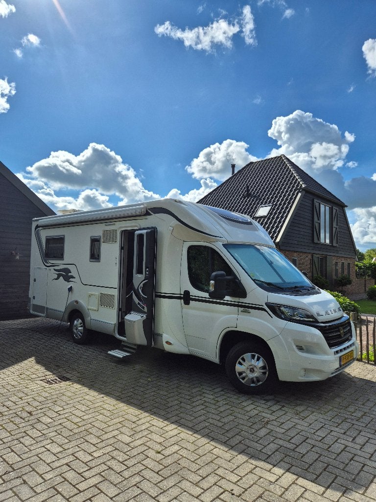 Laika Ecovip 412, Caravans en Kamperen, Luifel, Achteruitrijcamera, Afzuigkap, Fiat