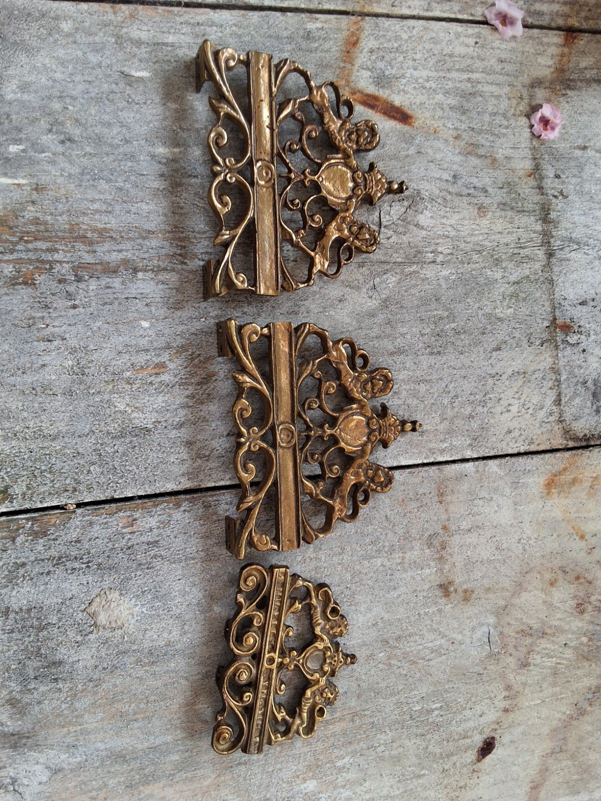 Set van 3 Antieke Decoratieve Ornamenten leeuw origineel, Ophalen of Verzenden, Brons